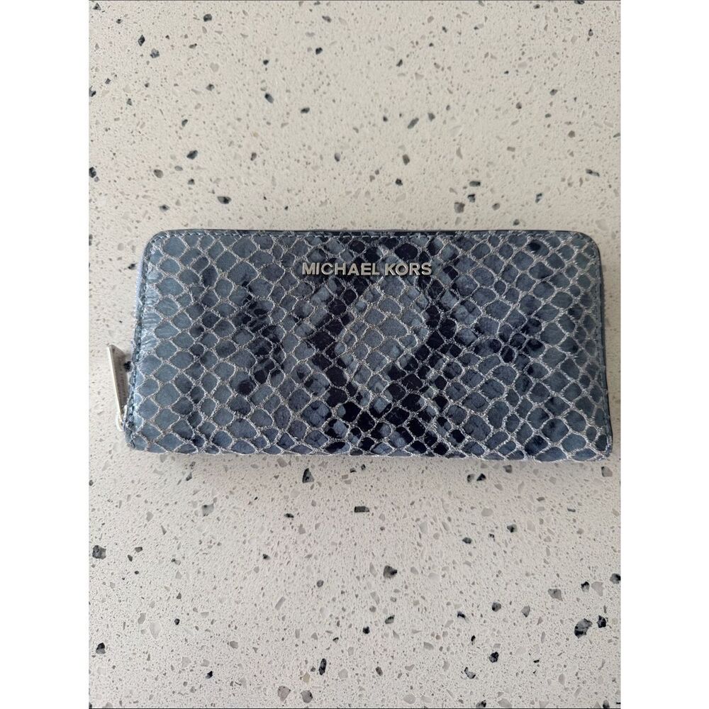 Michael Kors Blue Leather Snake-Print Zip Around Wallet Clutch Classic Chic EUC